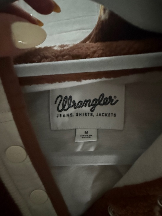 Cozy Brown Sherpa Jacket with White Horseshoe Print - Wrangler sherpa - Picture 2 of 10